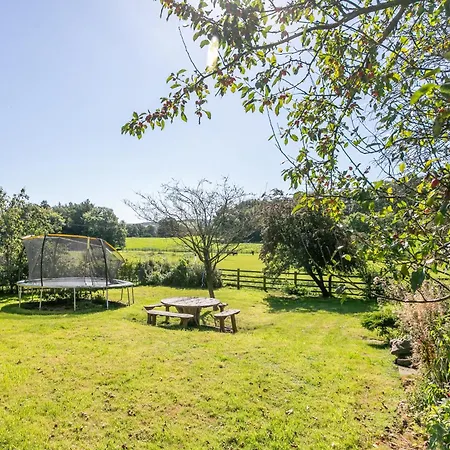 Malham By Birch Nyaraló *