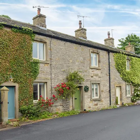 Malham By Birch * Broughton (North Yorkshire)